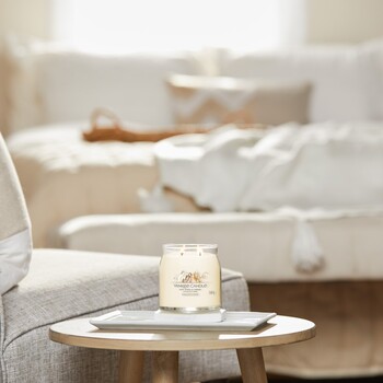 Soft Wool & Amber Signature Tumbler Candle (jemná vlna a ambra) - Vonná sviečka
